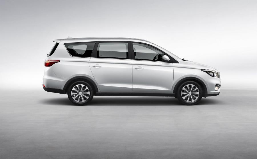  Changan Linmax 2017 года  (фото 2 из 11)